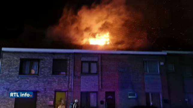 Incendie dans une habitation à Roux