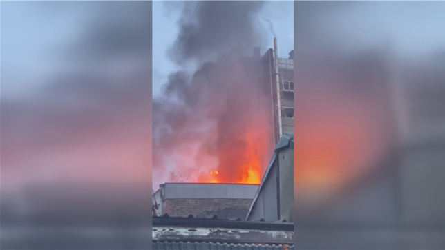 Incendie à Charleroi: les pompiers déployés boulevard Paul Janson pour un feu de toiture
