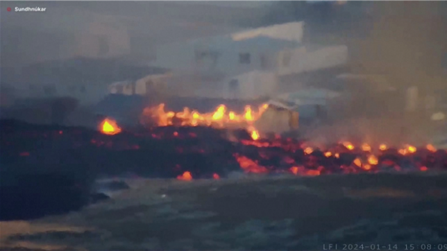 Eruption volcanique en Islande: deux maisons touchées par la lave, qui se rapproche de plus en plus