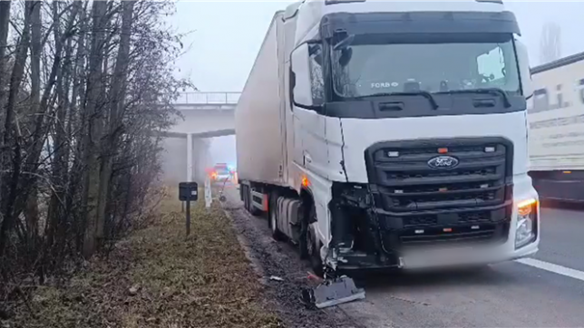 En panne de carburant, un Français est heurté par un camion à Waregem: il est décédé sur place