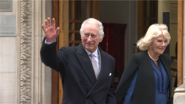 Le roi Charles III quitte l