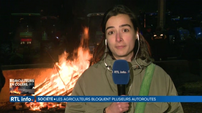 Plusieurs routes et autoroutes toujours bloquées par les agriculteurs belges