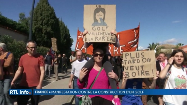 Des milliers de manifestants ont protesté contre un golf près de Perpignan