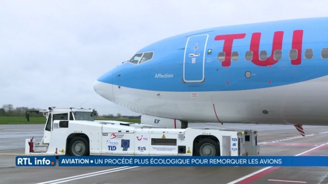 Brussels Airport teste le TaxiBot, une manière plus verte de remorquer les avions