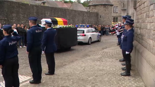 De très nombreuses personnes aux funérailles du policier Benjamin Leduc