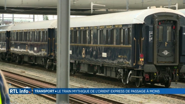 Le mythique Orient-Express était de passage cet après-midi à Mons