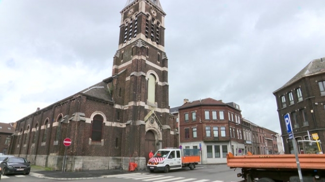 Marc, habitant de Charleroi, déplore la démolition de plusieurs églises dans sa région