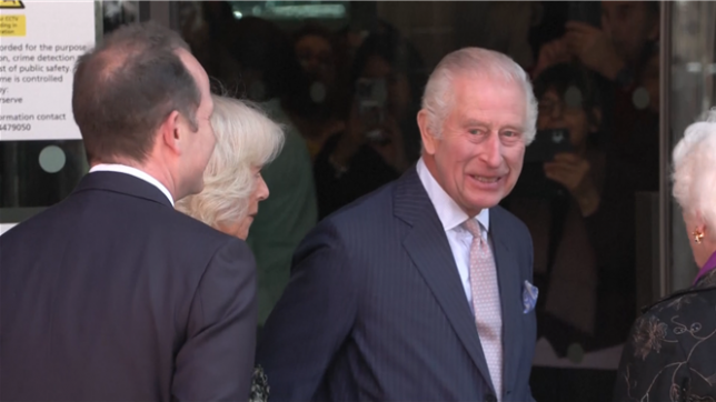 Le roi Charles III reprend ses activités publiques,  trois mois après l