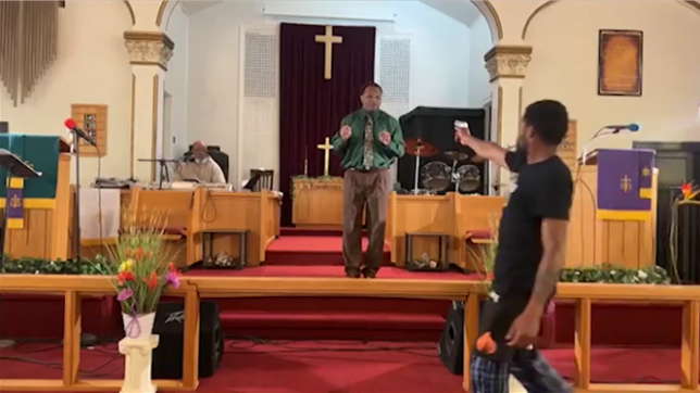 Miracle en Pennsylvanie: un homme tire sur un pasteur mais l