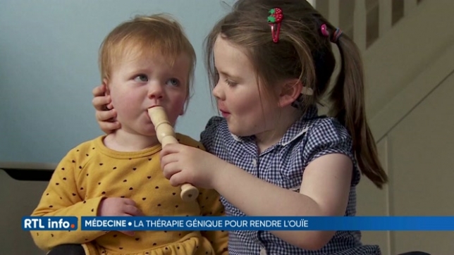 Royaume-Uni: un bébé né sourd entend grâce à la thérapie génique