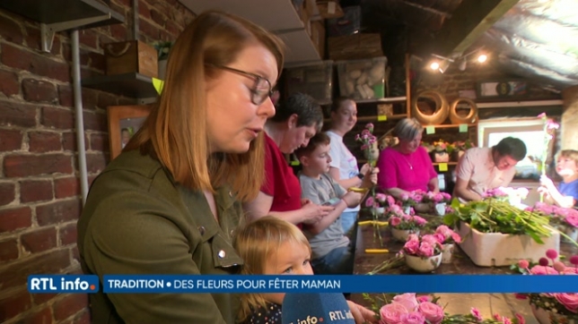 Des mamans ont participé à un atelier floral pour la fête des mères à Chastre