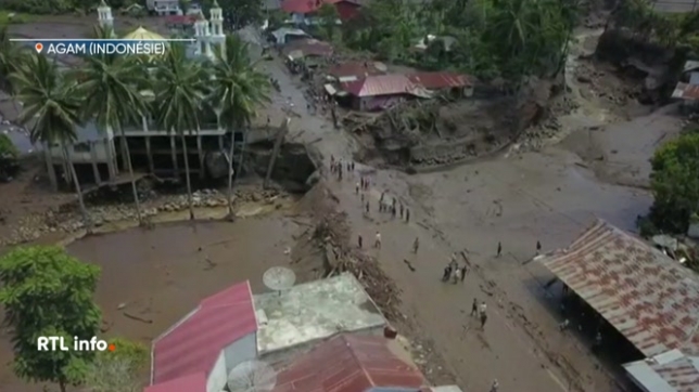 50 morts et 27 disparus à Sumatra après les inondations et coulées de boue