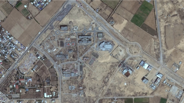 Les Gazaouis de Rafah évacuent la ville: découvrez l'ampleur des déplacements en images satellite