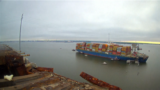 Pont effondré à Baltimore: le porte-conteneurs enfin évacué