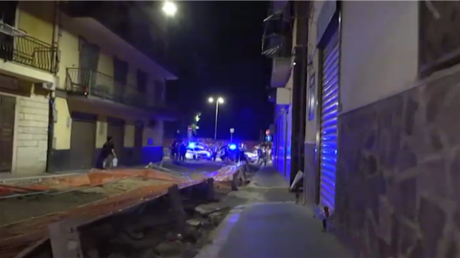 Une centaine de séismes sèment la panique près de Naples