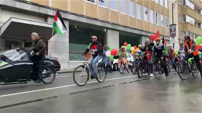 Des dizaines de cyclistes manifestent à vélo dans Bruxelles pour dénoncer le génocide en cours à Gaza