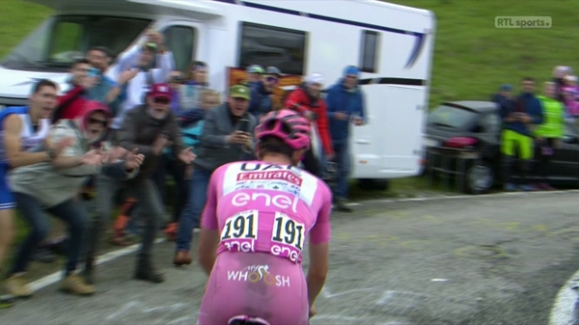 Giro 2024: Tadej Pogacar à nouveau bousculé en pleine étape