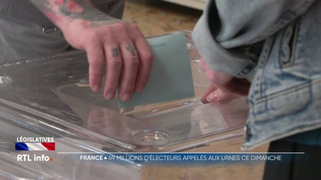 Législatives en France: premier tour d'un scrutin historique en France