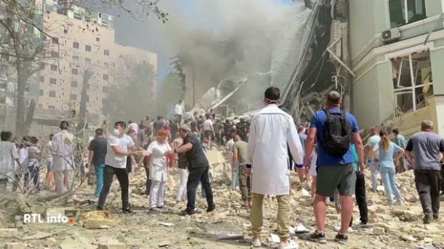 Guerre en Ukraine: frappes russes contre un hôpital pour enfants à Kiev