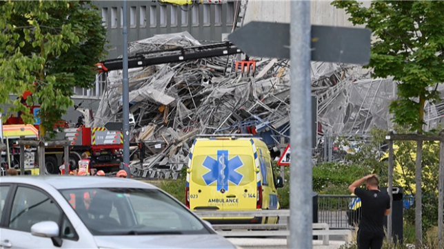 Lausanne: les services d'urgence sur les lieux de l'effondrement meurtrier d'un échafaudage