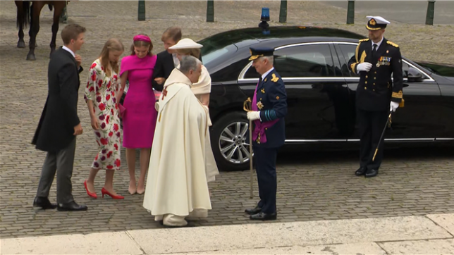 Le roi et la reine arrivent au Te Deum