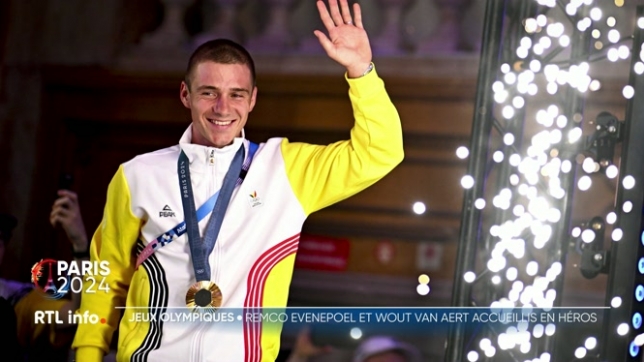 JO 2024 : Remco Evenepoel et Wout van Aert accueillis comme des héros