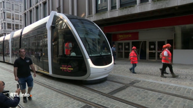 Le tram de Liège arrive au centre-ville