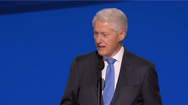 L'ancien président Bill Clinton s'en est pris à Donald Trump, le candidat républicain à la présidence, lors de la convention du Parti démocrate à Chicago, l'accusant de ne penser qu'à lui-même.