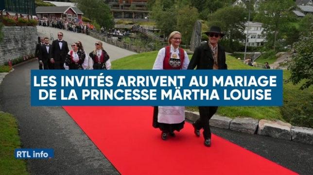 Les membres de la famille royale arrivent au mariage de la princesse Märtha Louise