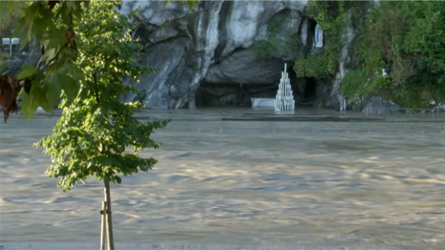 Le sanctuaire de Lourdes partiellement inondé, fermeture temporaire de la grotte