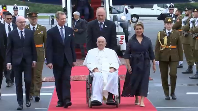 Arrivée du pape François au Luxembourg