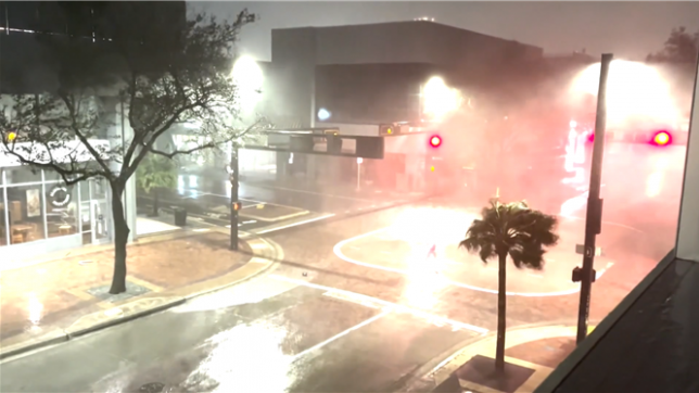 Les images impressionnantes de l'ouragan Milton qui touche la Floride