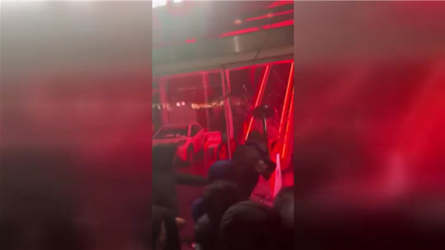 Une action dégénère au MediaMarkt de Rotterdam