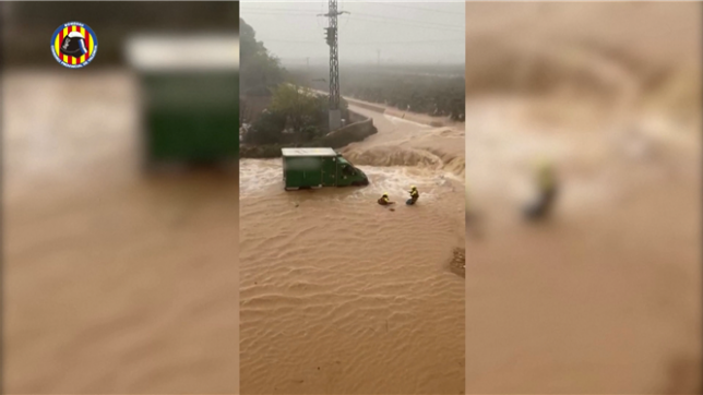Violentes inondations à Valence: plusieurs corps retrouvés, des personnes toujours portées disparues