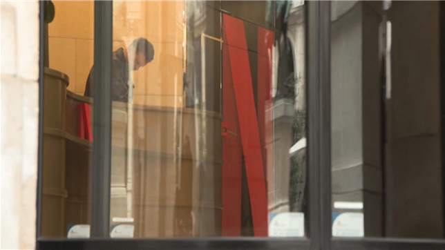 La filiale française à Paris et le siège européen de Netflix à Amsterdam font l'objet mardi de perquisitions dans le cadre d'une enquête ouverte fin 2022 sur des soupçons de fraude fiscale et de travail dissimulé.
