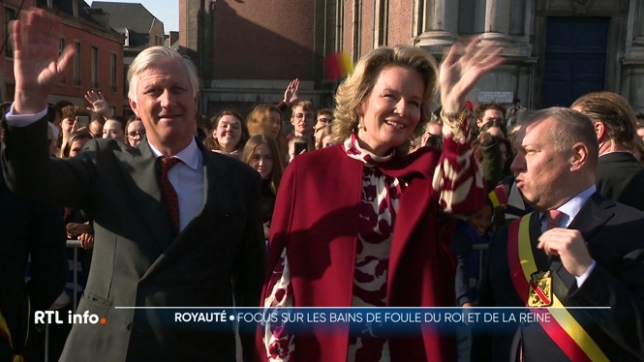 Philippe et Mathild étaient en visite en province de Namur. Les souverains se sont rendus à l'usine Materne, à Floreffe, puis à la Ressourcerie namuroise, à Suarlée avant de s'offrir un petit bain de foule à Namur. Ces rencontres avec les Belges ont-elles encore autant de succès qu'avant ?
