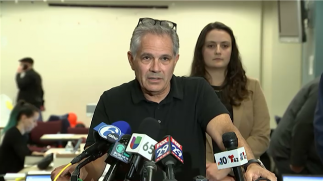 Interview du procureur du district de Philadelphie.