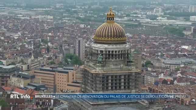 Les travaux de rénovation et de restauration du palais de justice de Bruxelles se poursuivent dans les temps. La restauration de la façade avant de l'édifice se déroule comme prévu. Et la partie supérieure droite a été débarrassé de ses échafaudages.