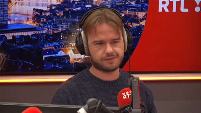 Ce dimanche 3 novembre, le monde a dit adieu à Quincy Jones, légende de la production musicale. Bien que beaucoup associent instantanément son nom à l’album mythique Thriller de Michael Jackson, l’héritage musical de Quincy est bien plus vaste et diversifié. Alors, quelles chansons doit-on réellement à ce producteur de génie ? Vous serez peut-être surpris en découvrant son impressionnante contribution à la musique, de Frank Sinatra à Henri Salvador.