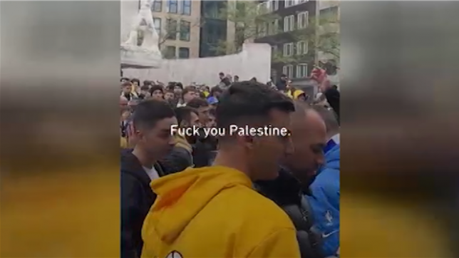 Certains supporters du club sont connus pour faire partie de l'extrême-droite israélienne. Ils ont scandé des slogans anti-palestiniens et arraché des drapeaux. Des taximen ont également rapporté des agressions.