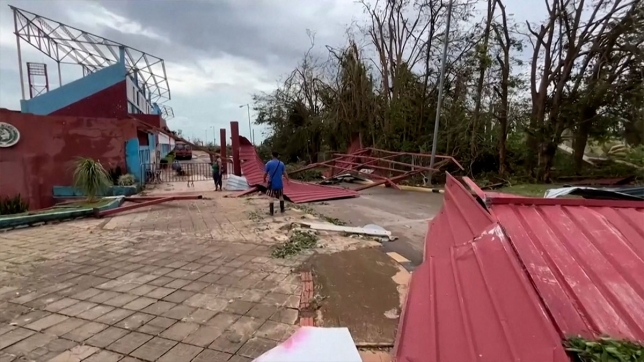La tempête Rafael frappe durement Cuba: l'île récupère progressivement l'électricité 