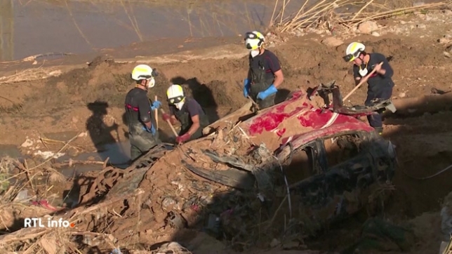 Inondations à Valence: 32 personnes sont toujours portées disparues