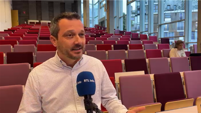 Interview réalisée par Cathline Delvaux.