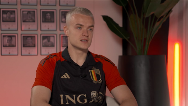 Hugo Siquet déclare sa flamme à Konstantinos Karetsas, le phénomène des espoirs belges