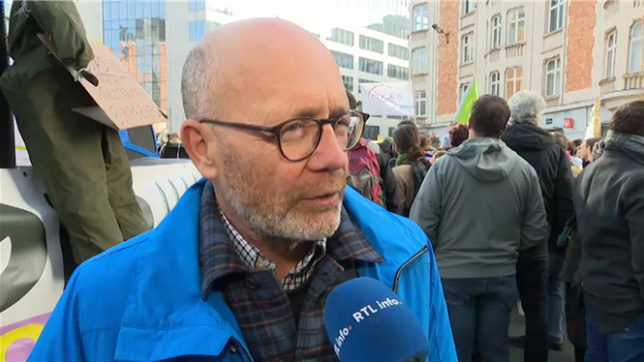Le porte-parole du syndicat agricole Fugea, Hughes Falys, explique pourquoi les agriculteurs manifestent ce mercredi à Bruxelles pour demander à l'Europe de ne pas conclure d'accord avec les pays du Mercosur.