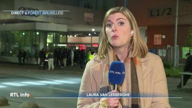 En direct, Laura Van Lerberghe commente la réunion entre la direction et les syndicats d'Audi Brussels, qui a dégénéré aujourd'hui. La police a dû intervenir.