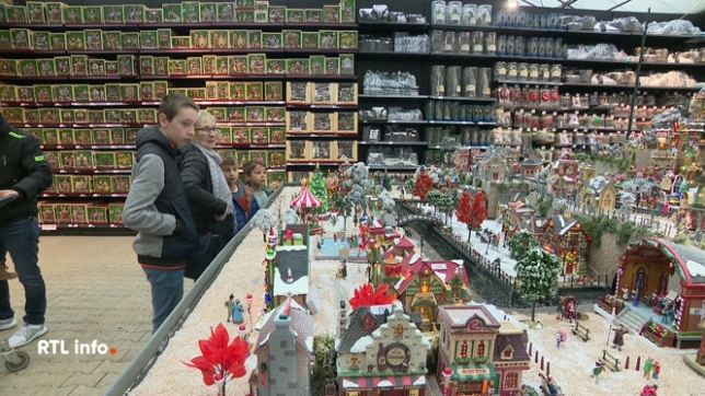 Les décorations prennent place dans les villes et certains ont déjà installé le sapin. Et ce samedi, c'est peut-être l'occasion pour vous d'aller faire quelques courses de Noël. Mais pourquoi cette envie de se plonger si tôt, à la mi-novembre, dans la magie des fêtes de fin d'année ?