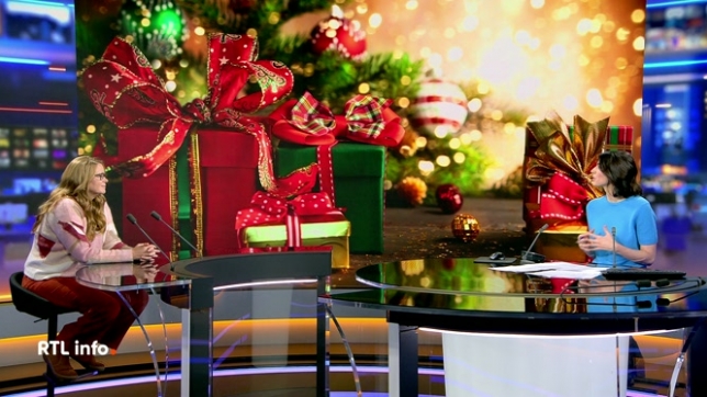 Les décorations prennent place dans les villes et certains ont déjà installé le sapin. A la télévision, la programmation des films de Noël commence aussi de plus en plus tôt. D'où vient  ce besoin de s'entourer de l'esprit de Noël ?