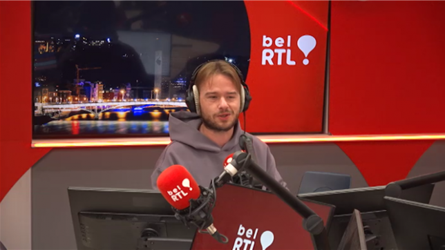 Dua Lipa se rendra en Belgique pour sa tournée, au Sportpaleis d'Anvers, en juin prochain. La star internationale est en vogue depuis quelques années, mais qu'est-ce qui fait son succès ? Pourquoi ses chansons deviennent-elles quasiment toutes des tubes ?