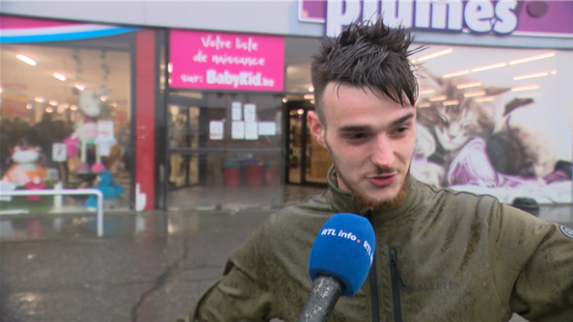 Lydie et Louis sont venus chercher les articles tant attendus mais il en manque beaucoup...